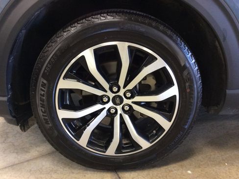 Used 2025 Ford Explorer ST-Line image 10