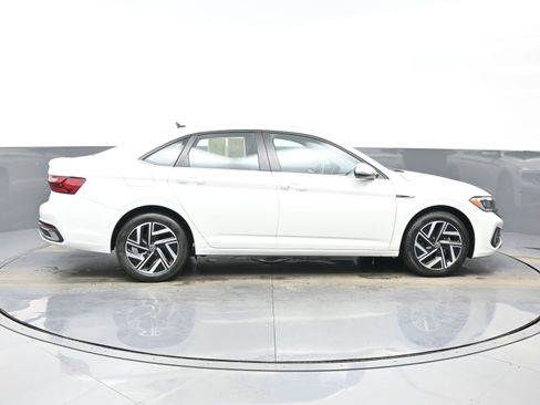 Used 2022 Volkswagen Jetta SEL FWD image 7