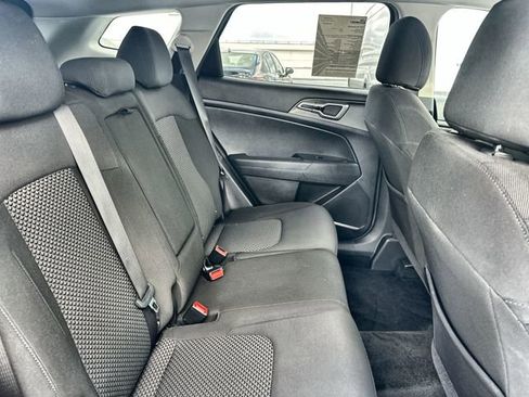 Used 2024 Kia Sportage LX image 27