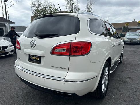 Used 2014 Buick Enclave Leather FWD image 5