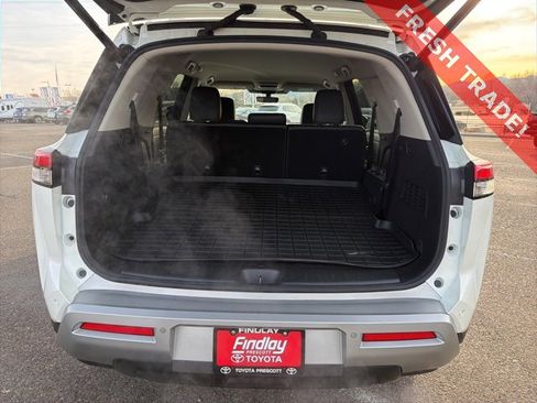 Used 2023 Nissan Pathfinder SL image 6