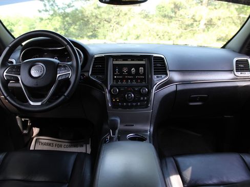 Used 2018 Jeep Grand Cherokee Limited AWD/4WD image 10