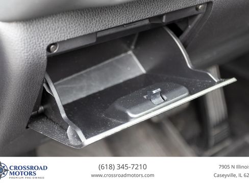 Used 2023 Toyota Highlander XLE AWD/4WD image 21