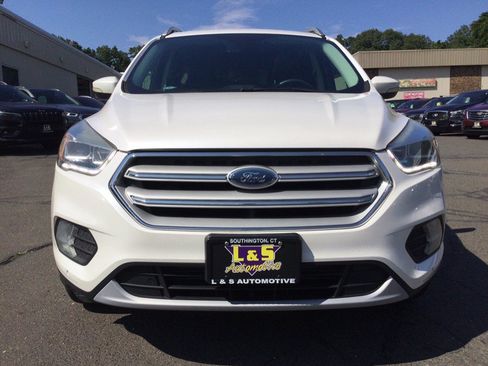 Used 2018 Ford Escape Titanium AWD/4WD image 4