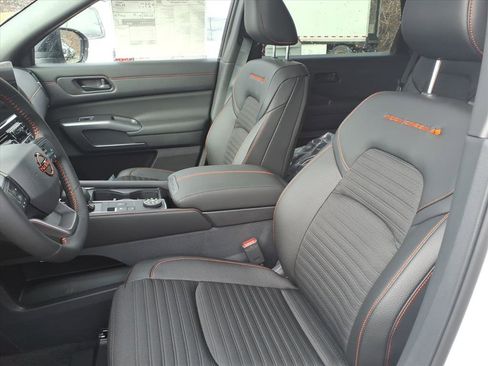 New 2026 Nissan Pathfinder Rock Creek image 4