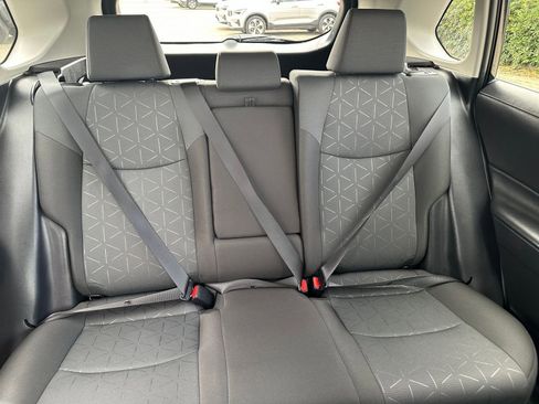 Used 2025 Toyota RAV4 XLE image 40