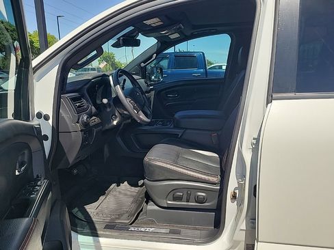 Used 2024 Nissan Titan PRO-4X w/ Pro-4x Convenience Package AWD/4WD image 11