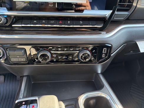 New 2026 Chevrolet Silverado 1500 LT Trail Boss w/ Convenience Package II AWD/4WD image 31