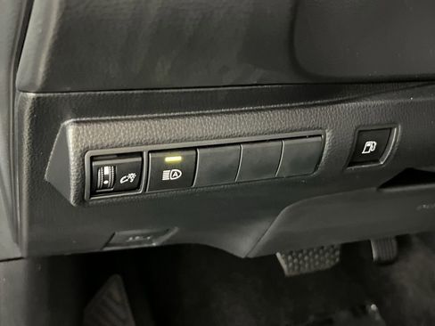 Used 2025 Toyota Corolla LE FWD image 29