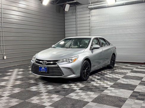 Used 2017 Toyota Camry XLE image 43