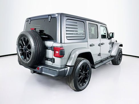 Used 2023 Jeep Wrangler Sahara w/ Cold Weather Group image 9