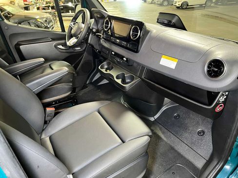 Used 2026 Mercedes-Benz Sprinter 2500 image 12