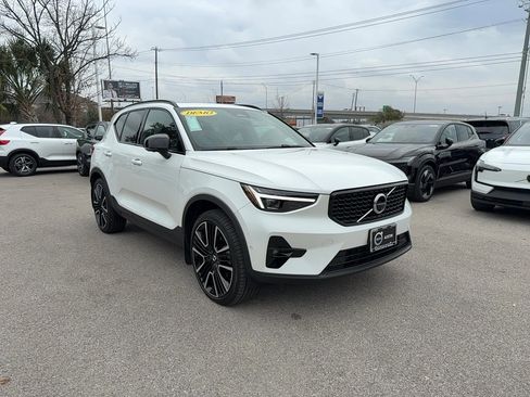 Certified 2024 Volvo XC40 B5 Ultimate w/ Protection Package Premier image 7