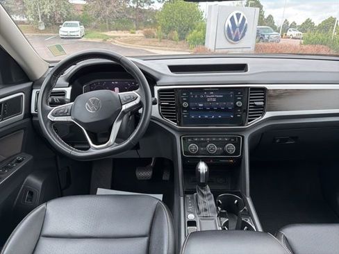 Used 2023 Volkswagen Atlas SE w/ Panoramic Sunroof Package FWD image 18