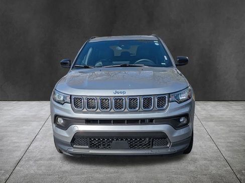 Used 2024 Jeep Compass Latitude image 9