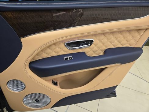 Certified 2023 Bentley Bentayga AWD/4WD image 26