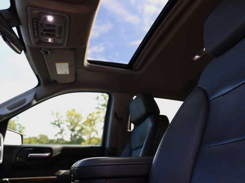 Used 2022 Chevrolet Silverado 1500 RST w/ Convenience Package II image 4