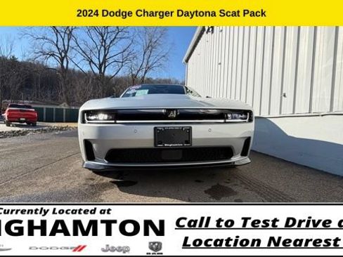 Used 2024 Dodge Charger Daytona Scat Pack w/ Plus Group AWD/4WD image 4