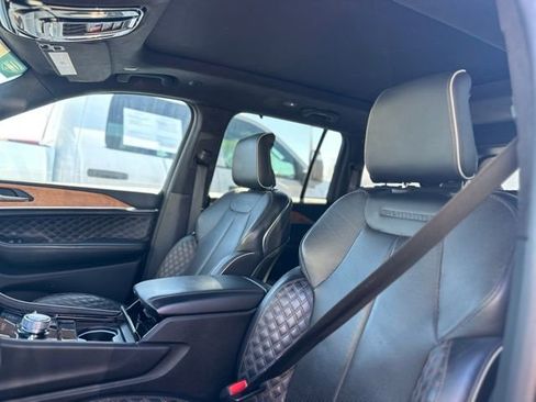 Used 2022 Jeep Grand Cherokee Summit image 9