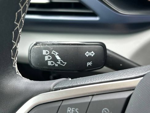 Certified 2022 Volkswagen Taos SE AWD/4WD image 28