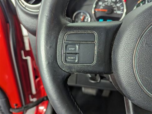 Used 2016 Jeep Wrangler Unlimited Sahara image 21