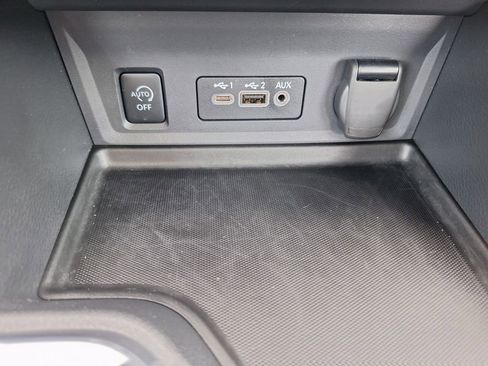 Used 2025 Nissan Sentra SR w/ SR Premium Package FWD image 17