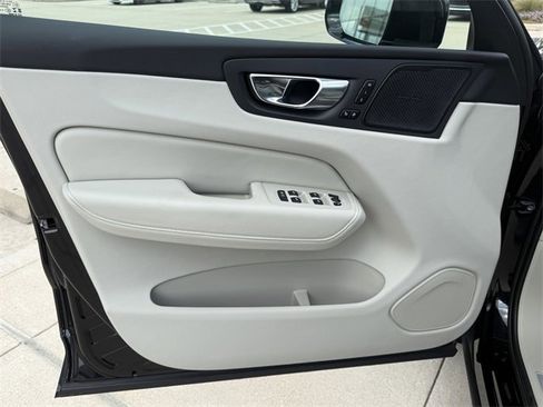 Certified 2023 Volvo XC60 T8 Ultimate w/ Climate Package image 10
