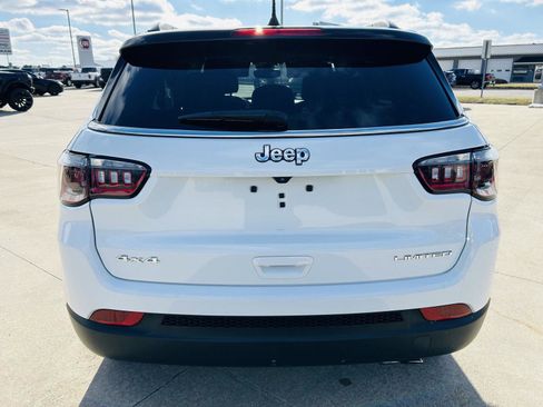 Used 2022 Jeep Compass Limited image 34