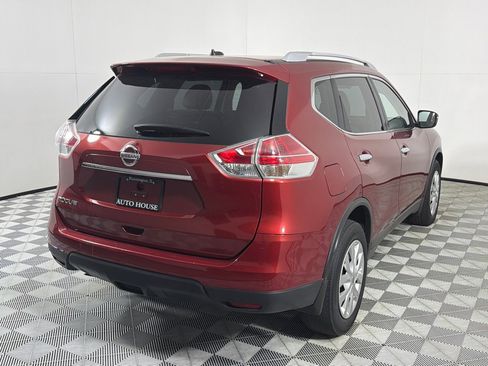 Used 2016 Nissan Rogue S w/ Appearance Package FWD image 5