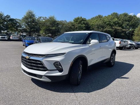 Used 2025 Chevrolet Blazer LT FWD image 7