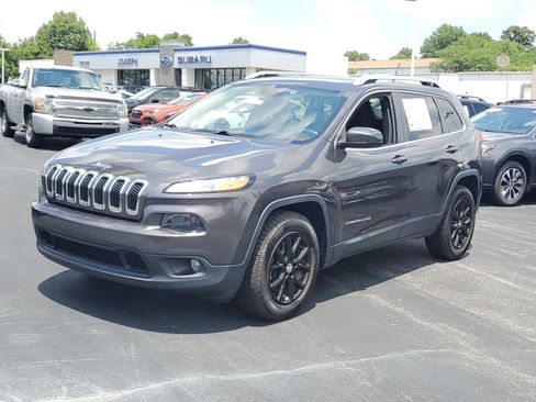 Used 2015 Jeep Cherokee Latitude w/ Comfort/Convenience Group AWD/4WD image 33