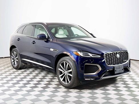 Used 2024 Jaguar F-PACE R-Dynamic S image 3