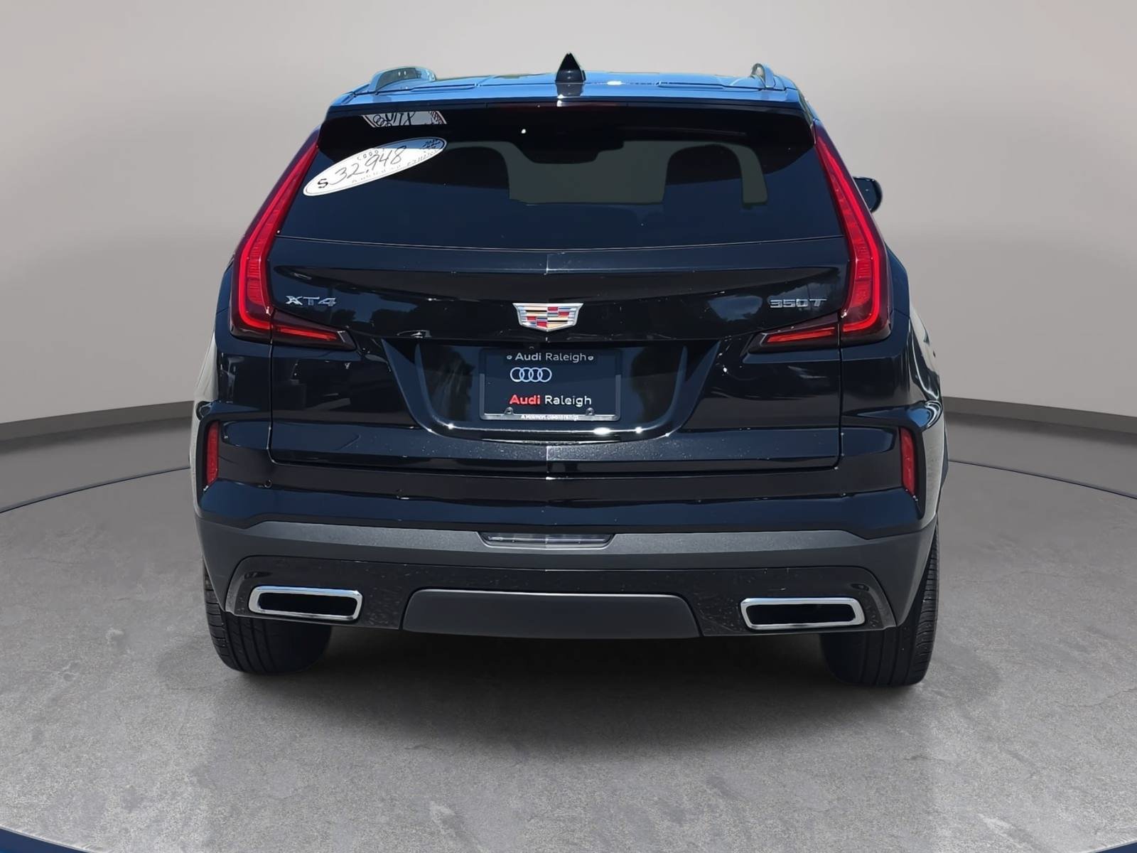 Used 2025 Cadillac XT4 Premium Luxury FWD image 6