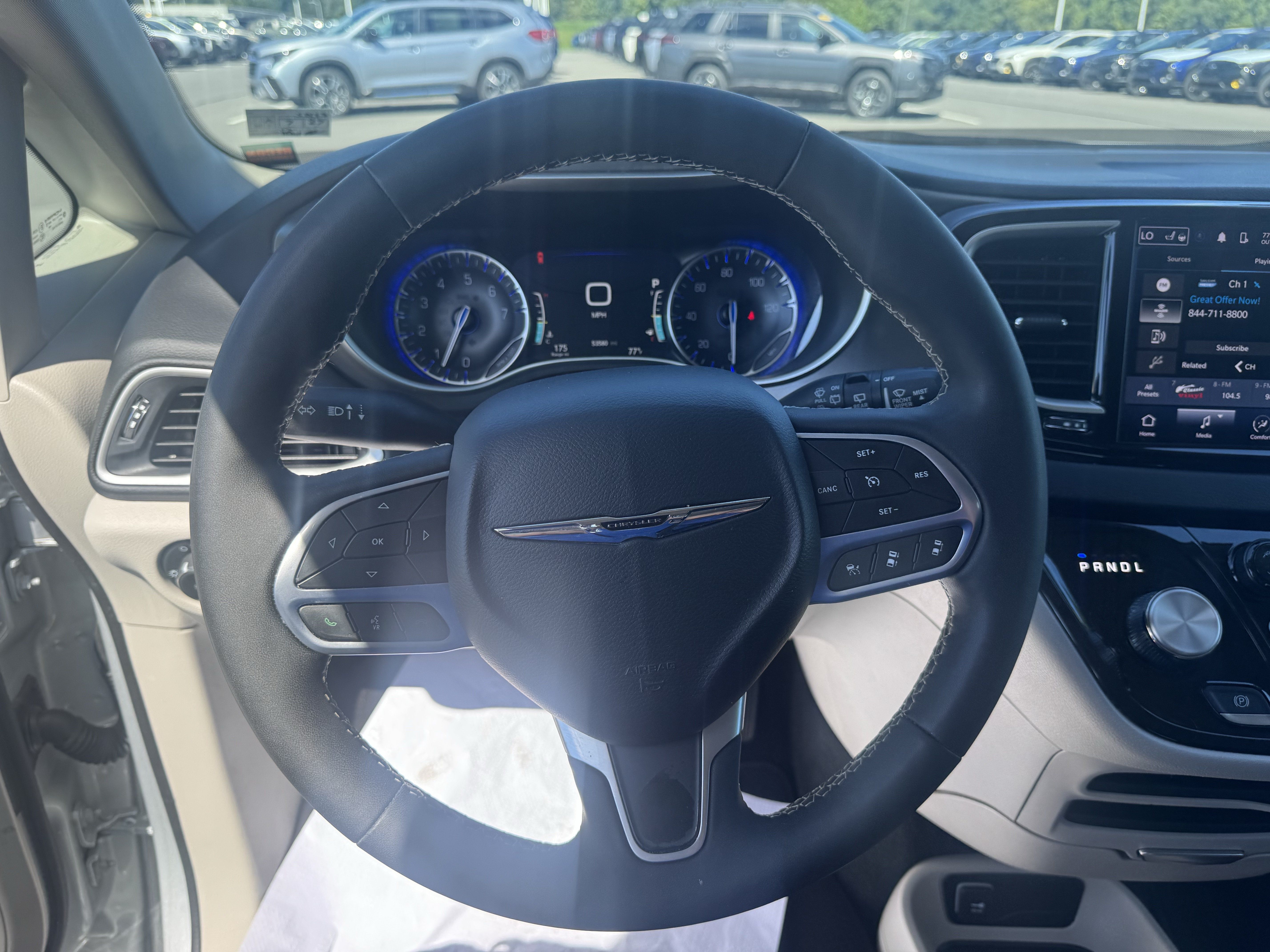 Used 2024 Chrysler Pacifica Touring-L FWD image 18