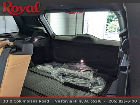 Certified 2023 Volvo XC90 B6 Ultimate image 17