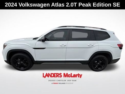 Used 2024 Volkswagen Atlas Peak Edition SE AWD/4WD image 3