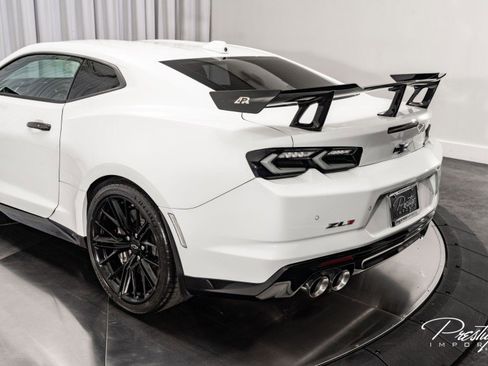 Used 2022 Chevrolet Camaro ZL1 image 18
