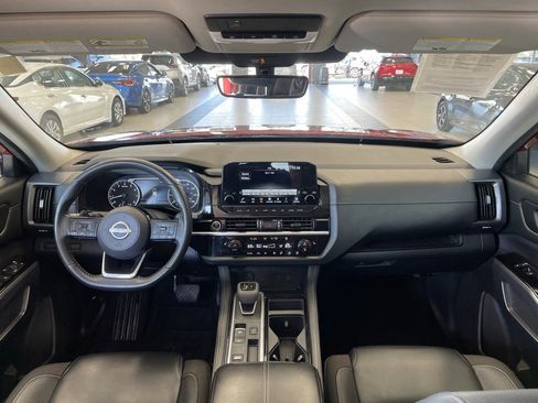 Certified 2023 Nissan Pathfinder SL w/ Black Appearance Package image 11