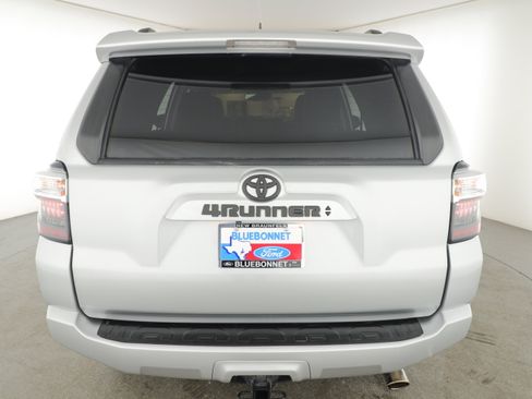 Used 2021 Toyota 4Runner SR5 Premium w/ Moonroof Package image 4