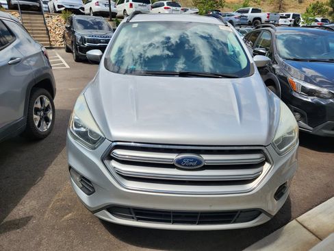 Used 2017 Ford Escape SE w/ Equipment Group 201A FWD image 2