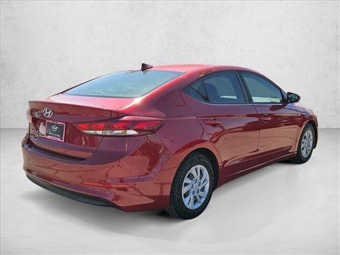 Used 2017 Hyundai Elantra SE FWD image 5