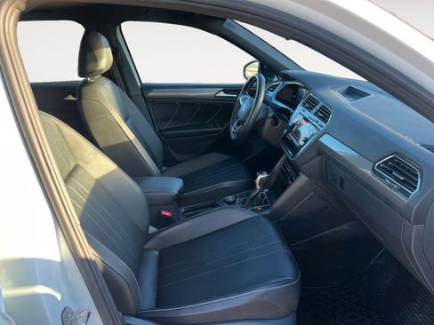 Used 2023 Volkswagen Tiguan SE R-Line image 15