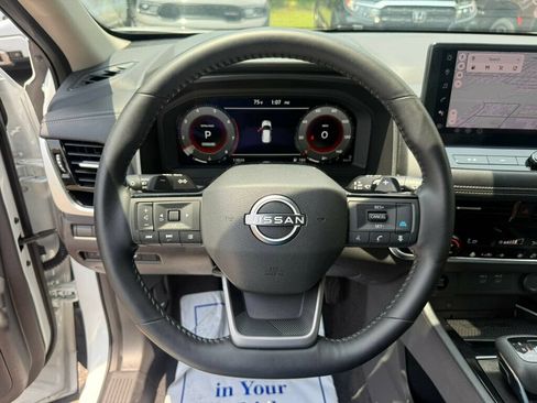 Used 2026 Nissan Rogue SL FWD image 5