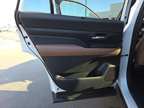 Used 2026 Toyota Grand Highlander AWD Hybrid image 14