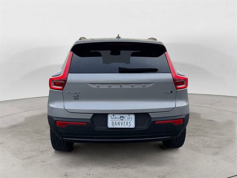 Certified 2025 Volvo XC40 B5 Plus image 4