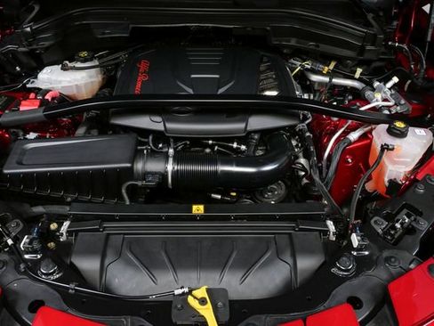 Used 2023 Alfa Romeo Stelvio Veloce image 34