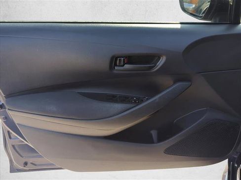 Used 2022 Toyota Corolla LE w/ LE Convenience Package image 10
