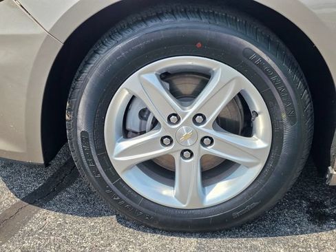 Used 2022 Chevrolet Malibu LT FWD image 6
