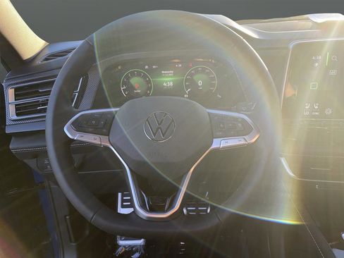 New 2026 Volkswagen Atlas Cross Sport SEL Premium R-Line AWD/4WD image 18