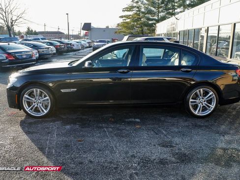 Used 2014 BMW 750Li w/ Executive Package image 4
